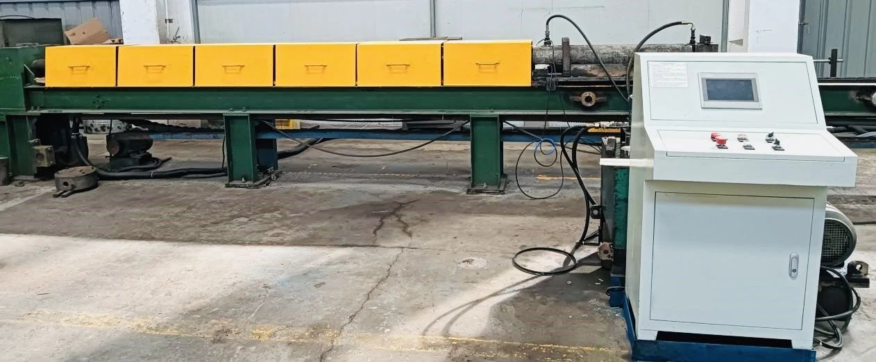 Titanium alloy chain stretching machine